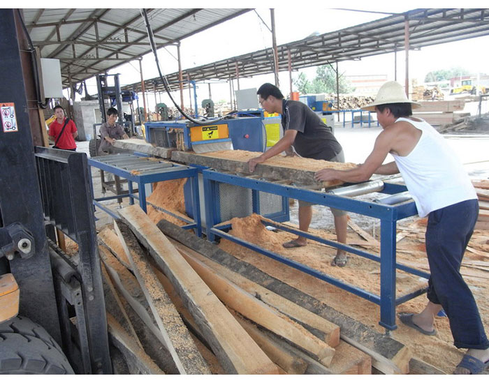 天津市-150方木多片鋸加工現(xiàn)場(chǎng)-1